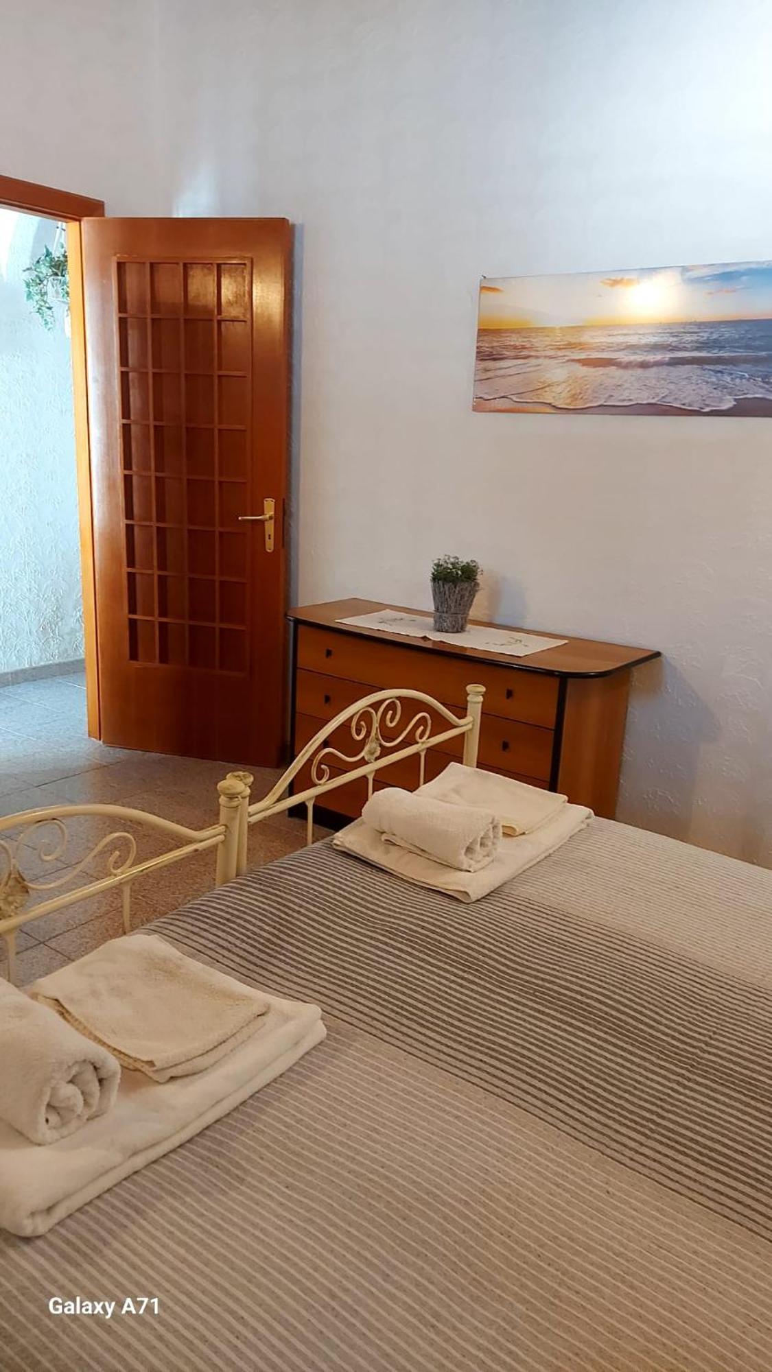 Casa Fronte Mare Puro Relax Villa Cava d'Aliga Exterior photo
